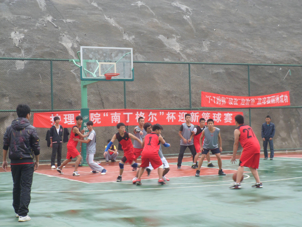沙龙会s36网站大全“南丁格尔”迎新杯篮球赛拉开序幕